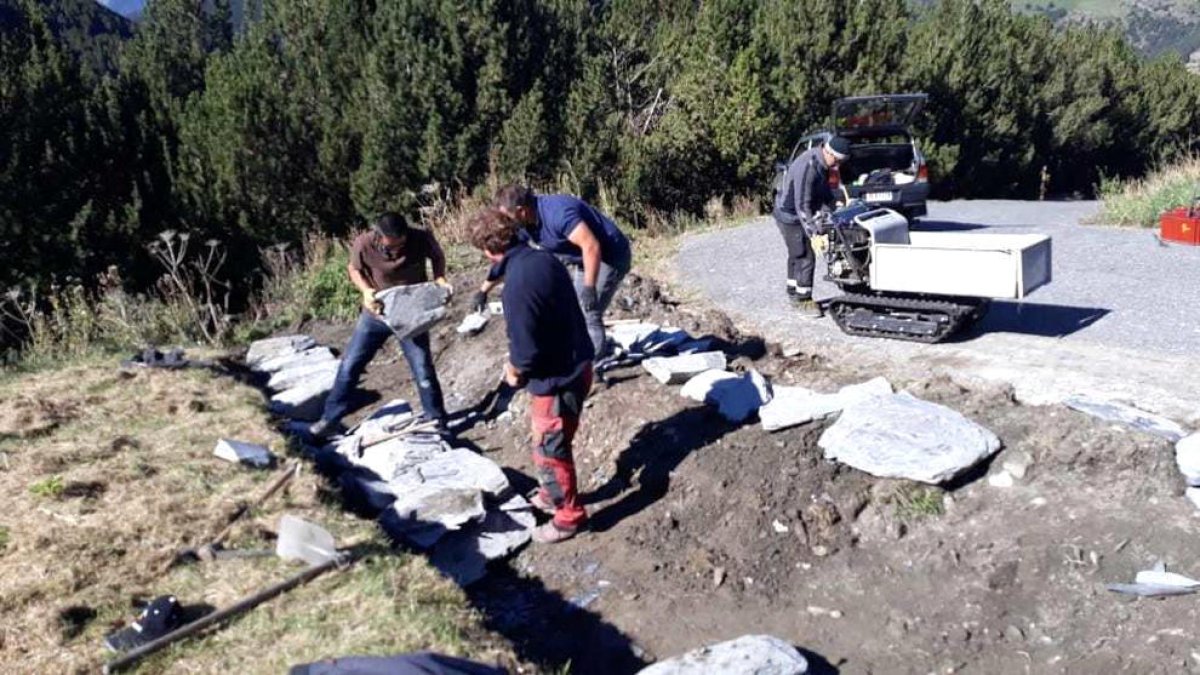 Inici dels cursos de formació en tècnica de pedra seca.