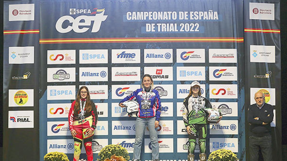 Alèxia Lladó, al centre.