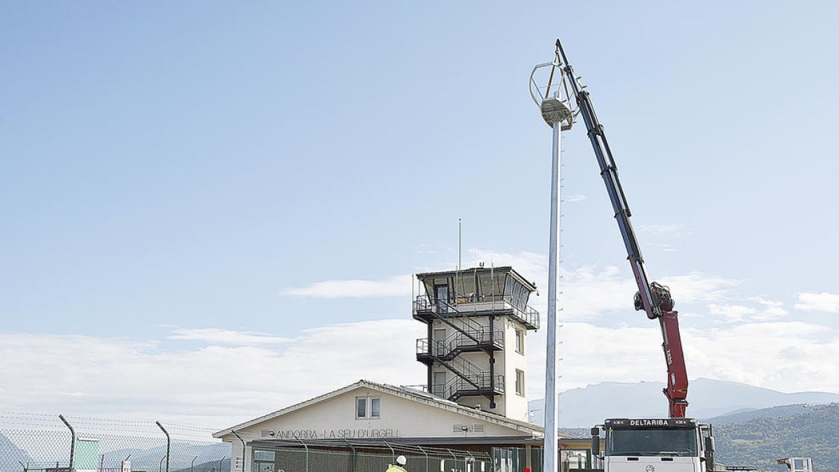 La instal·lació de les tres torres.