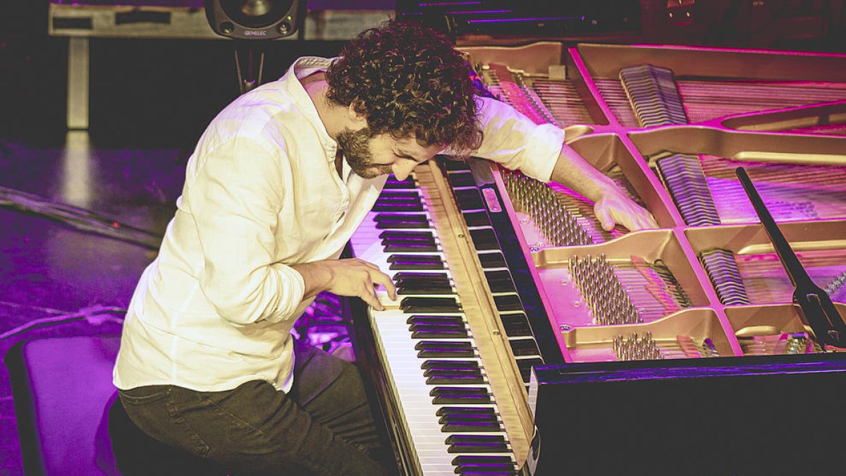 Chico Pérez Pianista, intèrpret i compositor