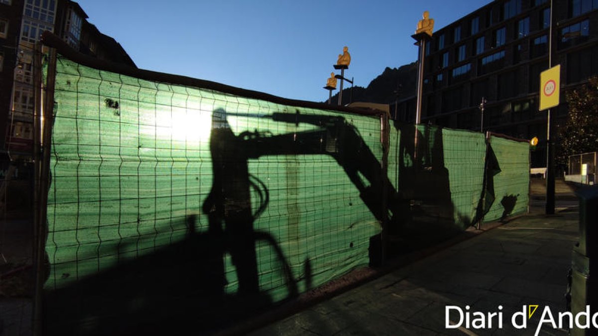 Obres al carrer Prat de la Creu