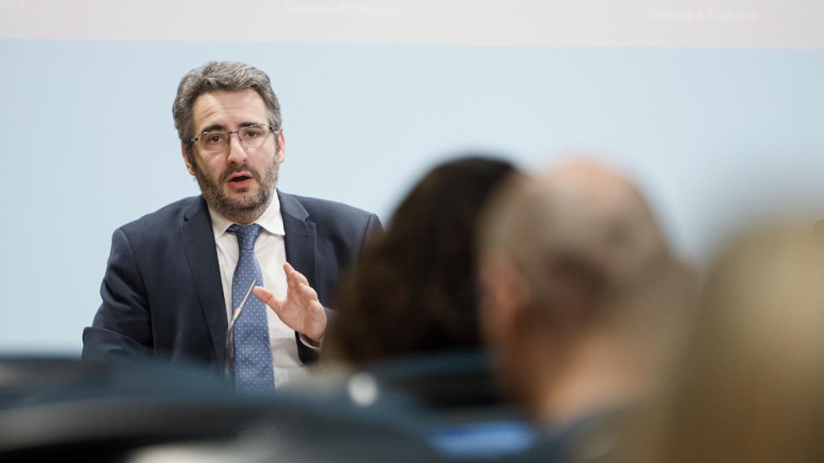 El ministre Jover en la roda de premsa posterior al consell de ministres