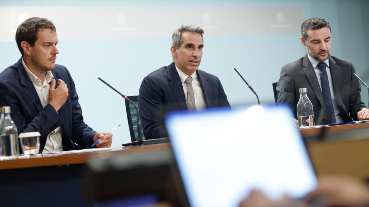 Els secretaris d'Estat Marc Galabert, Cesar Maquina i Marc Ballestà van presentar el pla de digitalització d'empreses