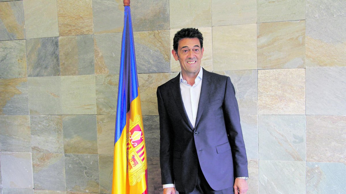 El cònsol major d'Ordino, Josep Àngel Mortés, al seu despatx al comú.
