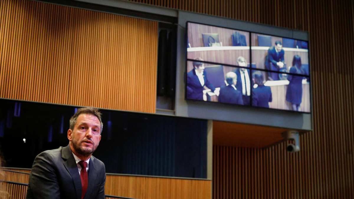 Pere López, president del grup socialdemòcrata, durant la sessió d'ahir al Consell General.