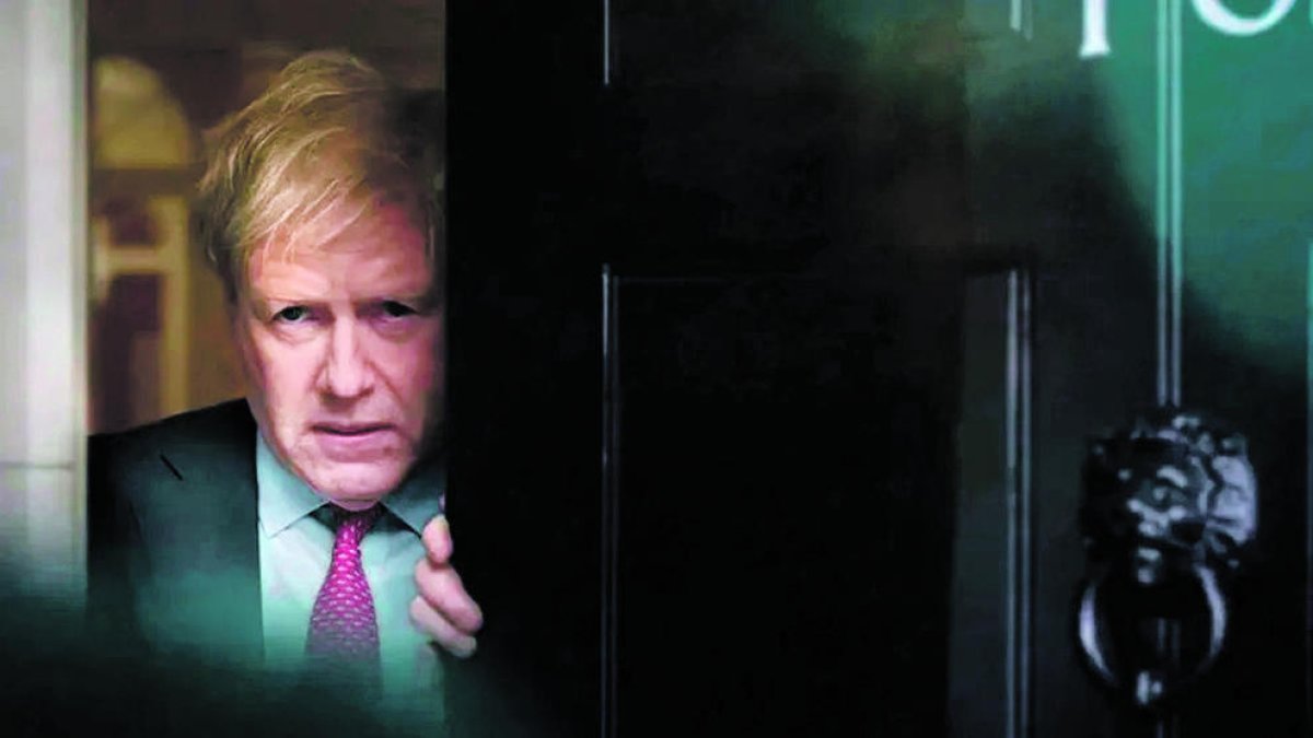 Kenneth Branagh és Boris Johnson a 'This England', la sèrie d'Sky Original que arriba a Movistar el dia 31.