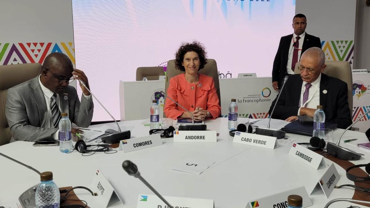 La ministra Ubach en la taula rodona d'aquest matí