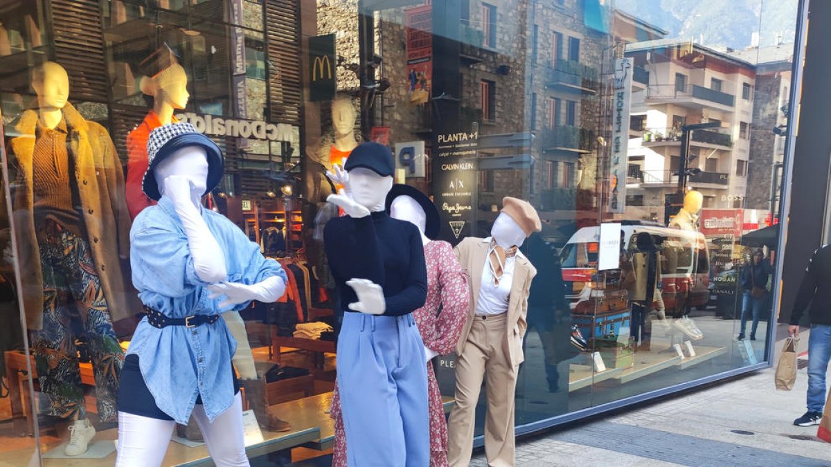 Els espectacles al carrer han estat de nou un dels atractius de l'Andorra Shopping Festival.