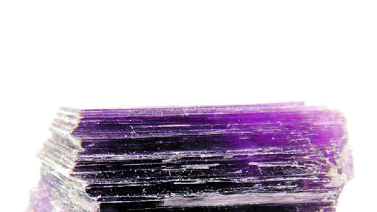 Lepidolita violeta amb l'estructura característica laminada.
