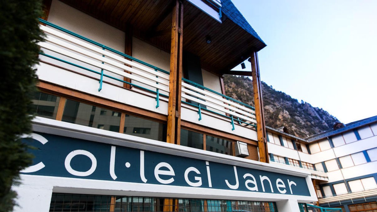 L'edifici del col·legi Janer.