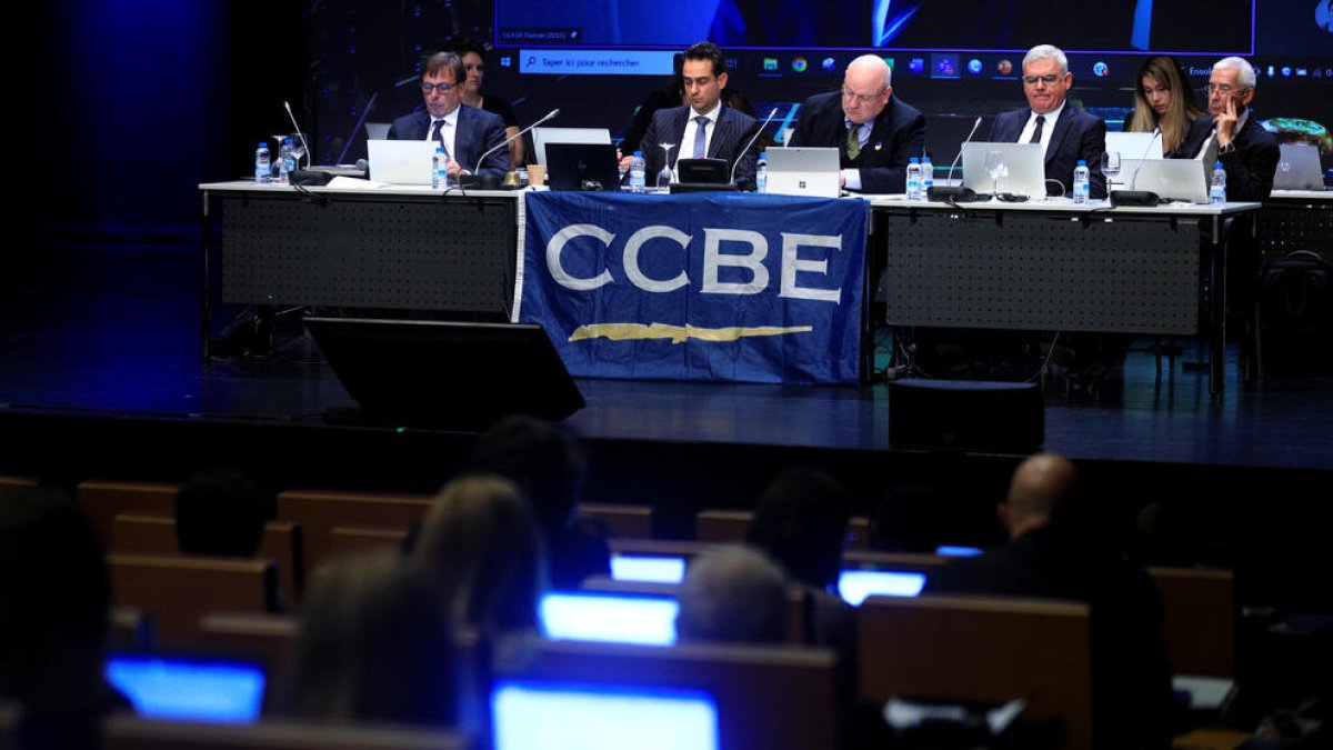 Participants a la reunió de treball.