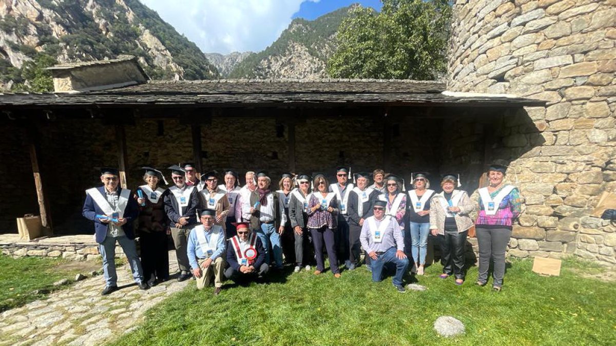 La reunió de la promoció dels alumnes de 1972 de l'Escola Sant Ermengol.