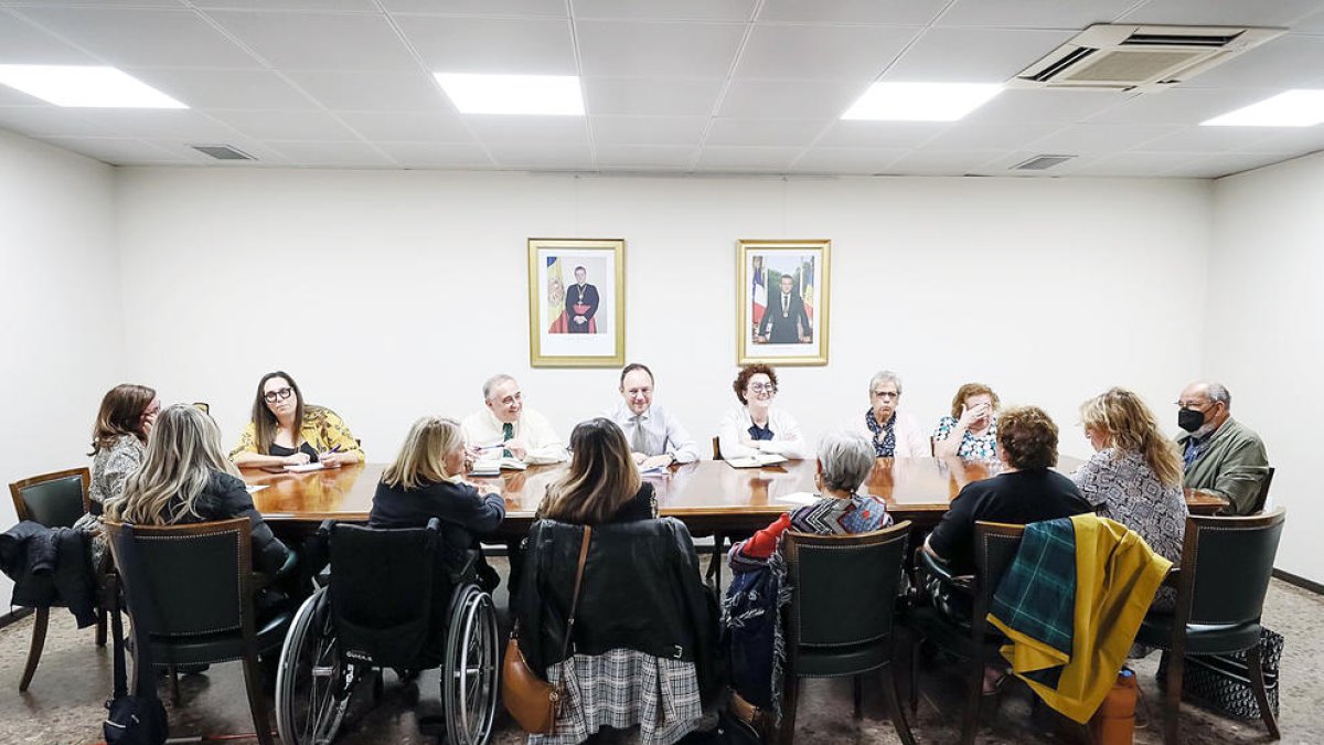 Espot es reuneix amb associacions de la FAAD