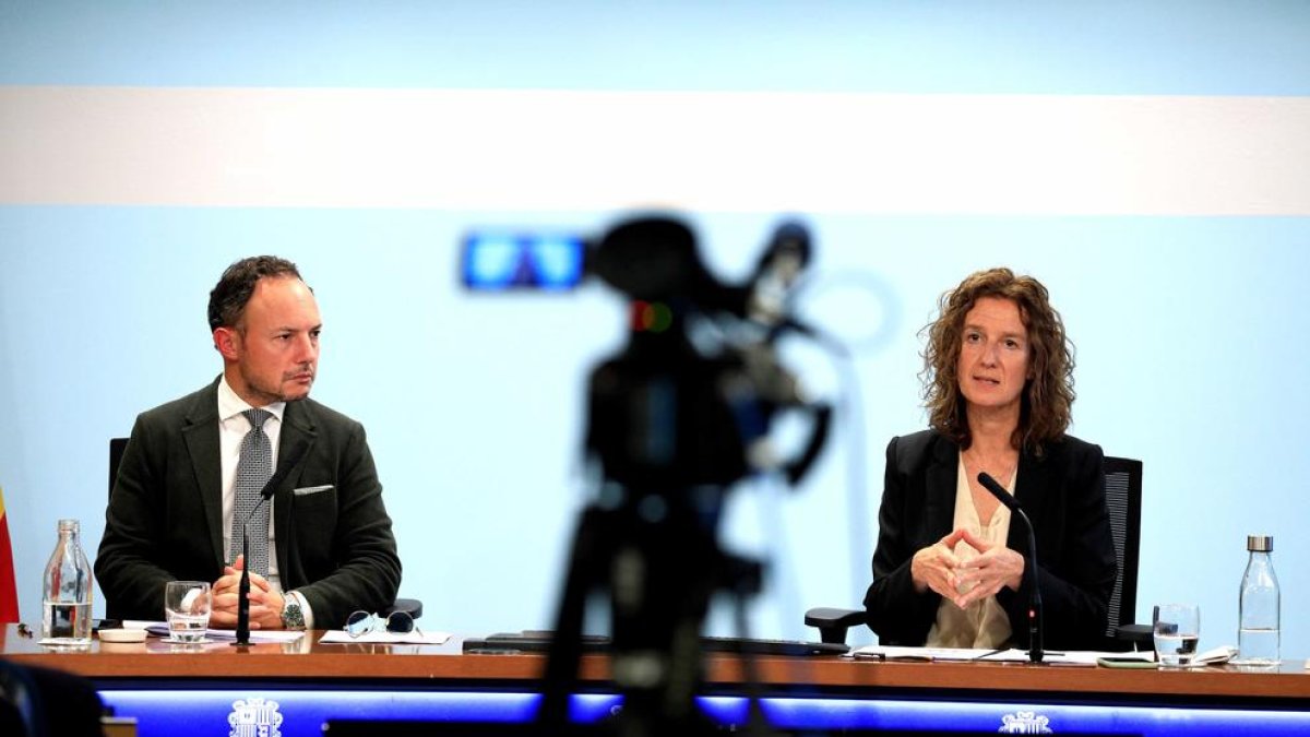 El cap de Govern i la ministra durant la compareixença