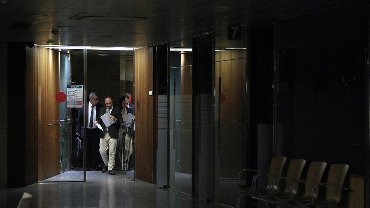 El cap de Govern, Xavier Espot, i el director de FEDA, Albert Moles, just abans de la roda de premsa d'ahir.