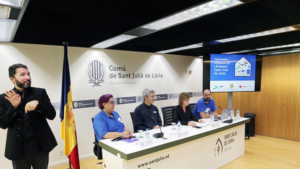 Presentació del canviador, ahir a Sant Julià de Lòria.
