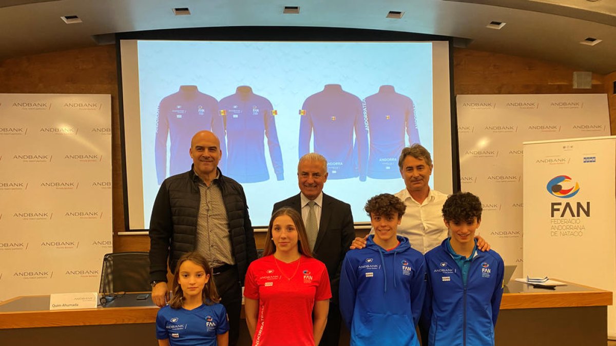 Les noves equipacions.