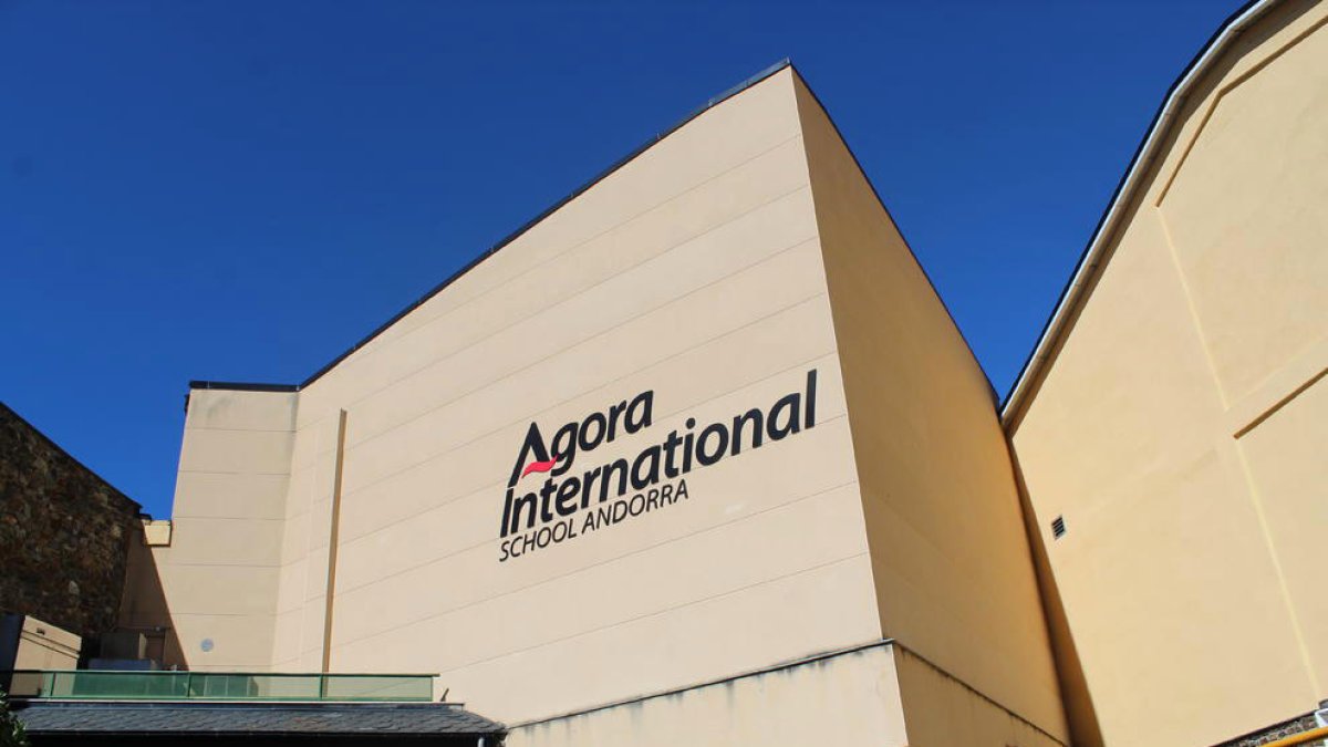 L'escola Agora International School.
