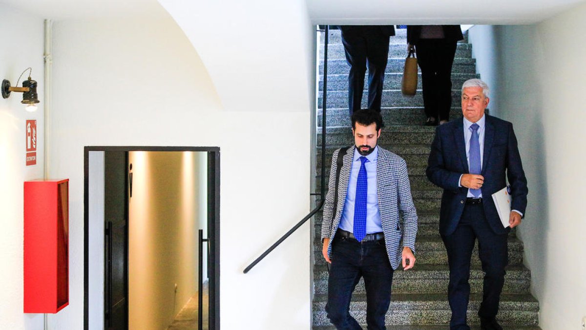 Gerard Cadena i Iago Andreu ahir al final de la reunió entre el Govern i la UE.