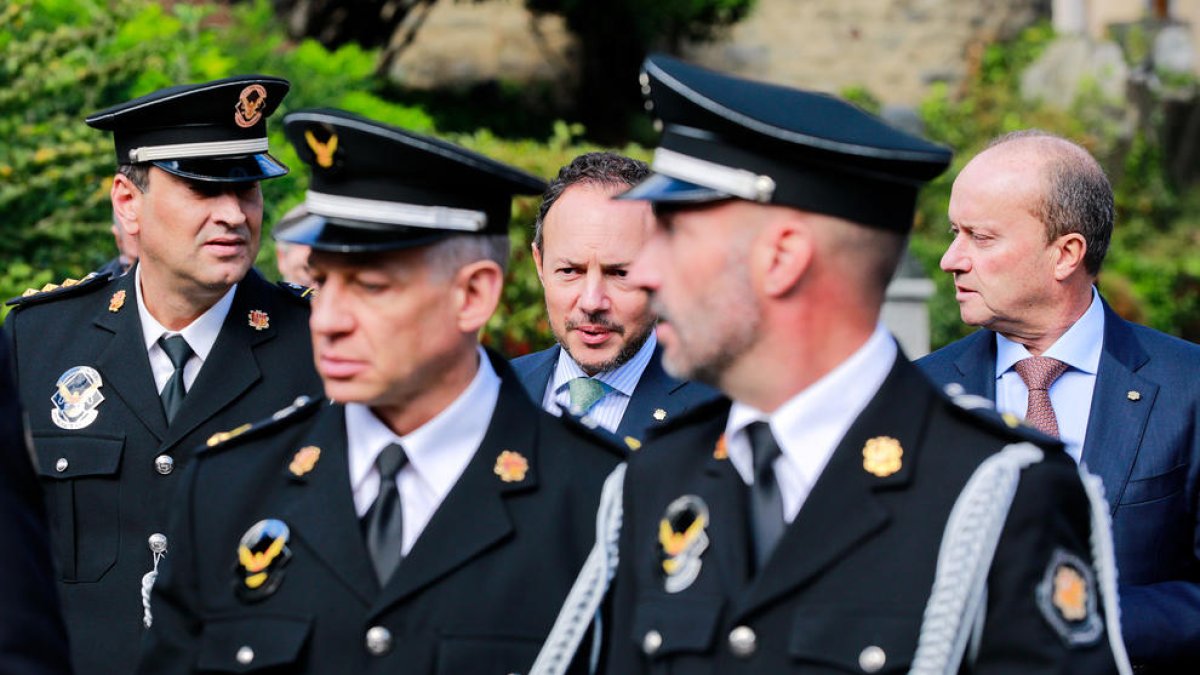 Les autoritats en la celebració del dia de la patrona del cos penitenciari, la mare de Déu del Remei.