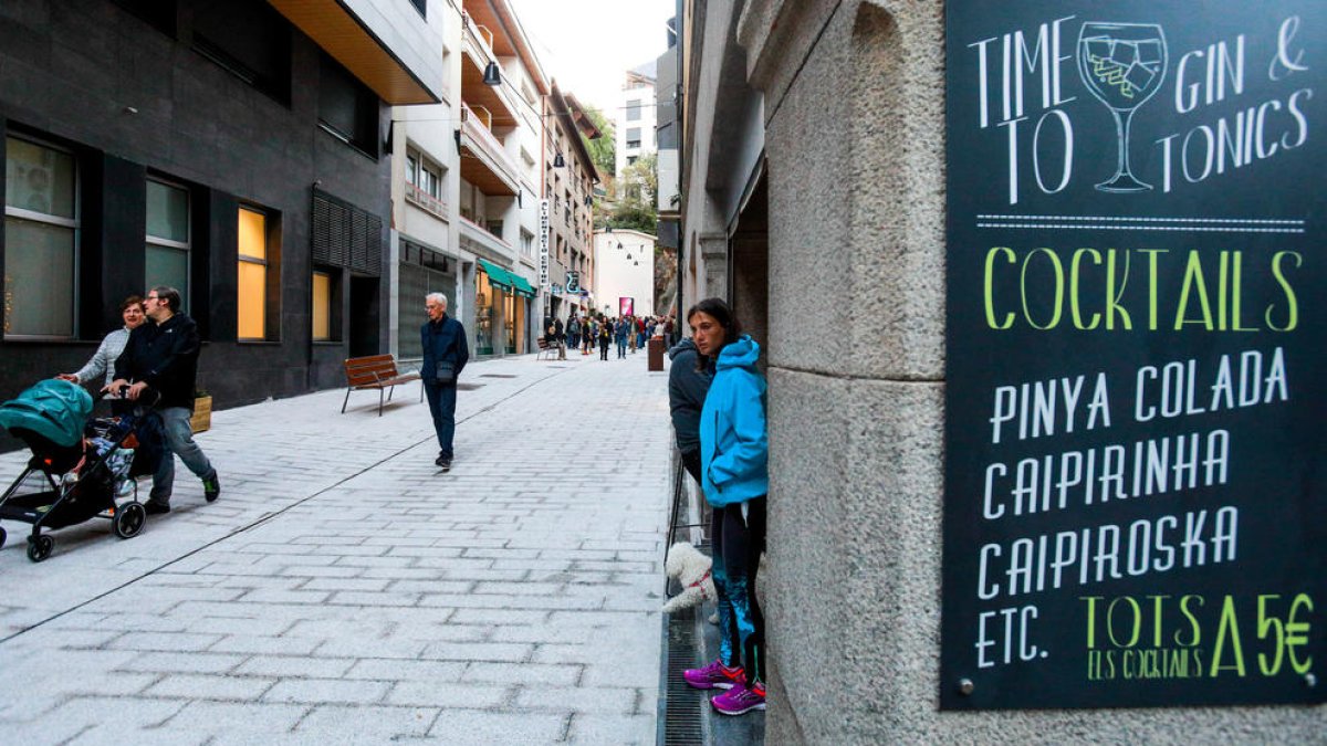 Festa d'inauguració del carrer la Llacuna.