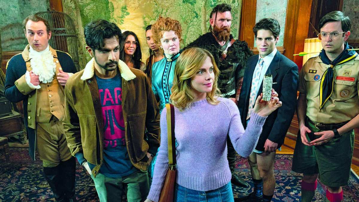 Els protagonistes de 'Fantasmas' en un moment de la sèrie.