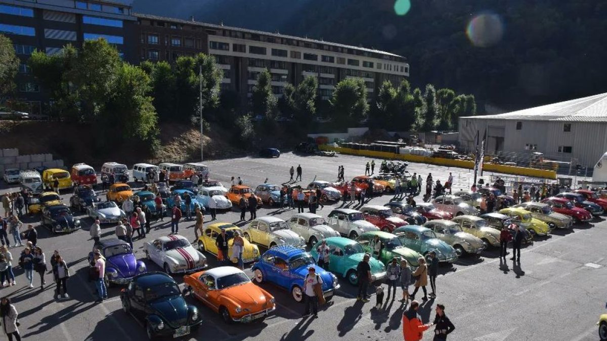 La mostra es troba a l'aparcament de la plaça de braus davant Govern
