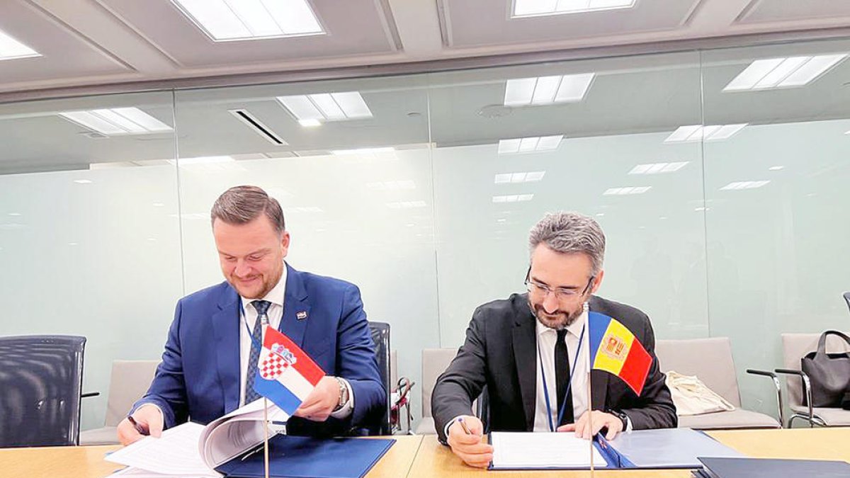 Jover i Primorac, divendres durant la signatura.