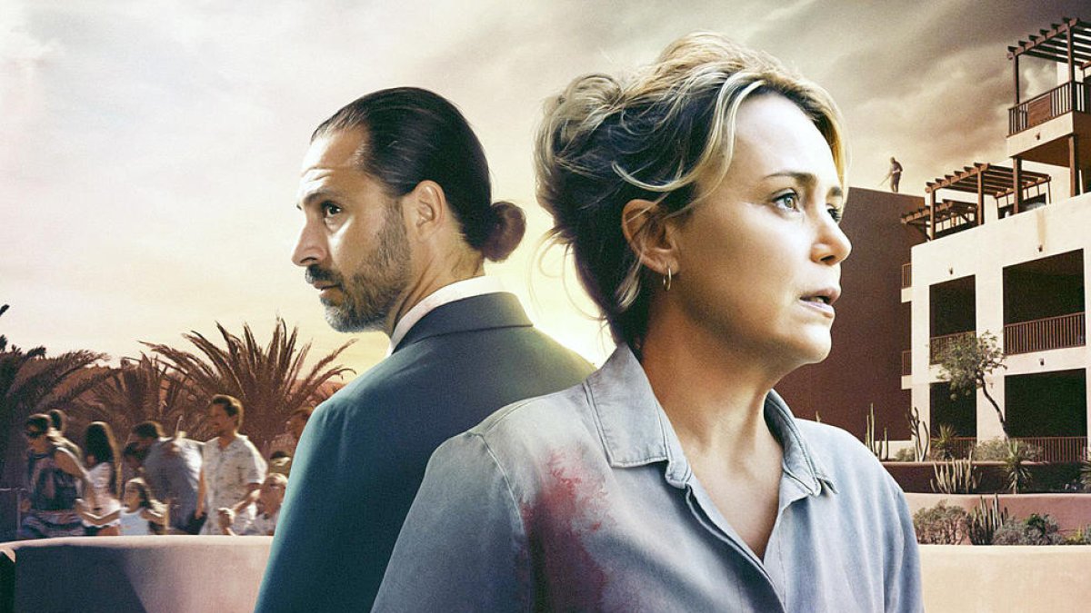 Keeley Hawes i Hugo Silva en un fotograma de la sèrie.