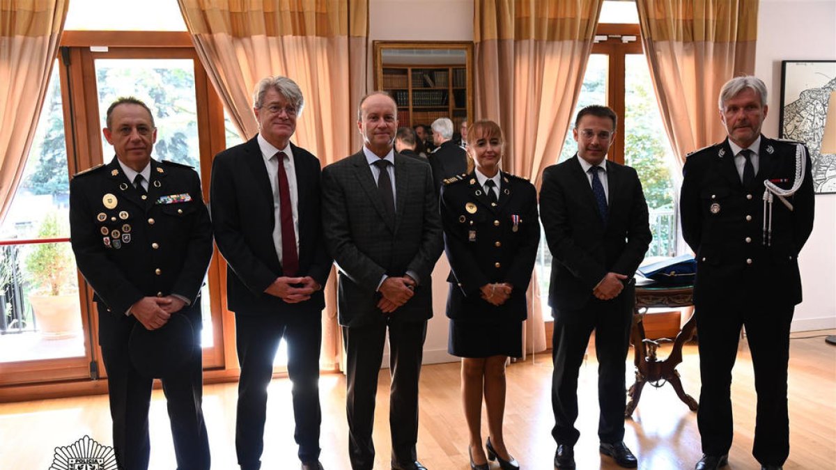 Reconeixement comissària major Teresa Ferreira medalla d'honor