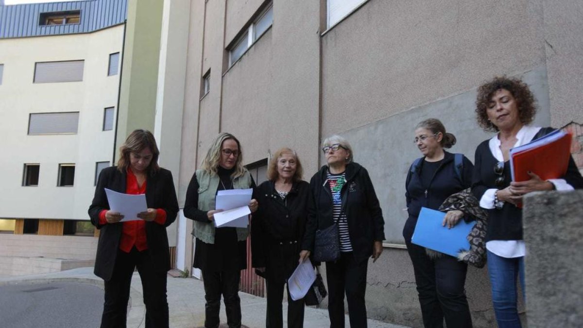 Roda de premsa associacions salut mental i addiccions