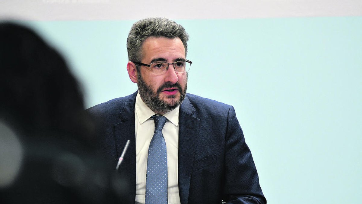 El ministre Eric Jover durant la roda de premsa d'ahir.