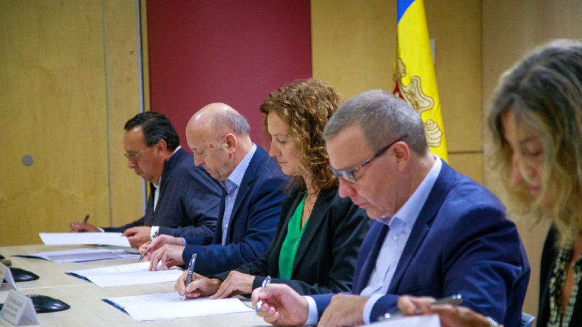 L'acte de signatura del conveni d'ahir.