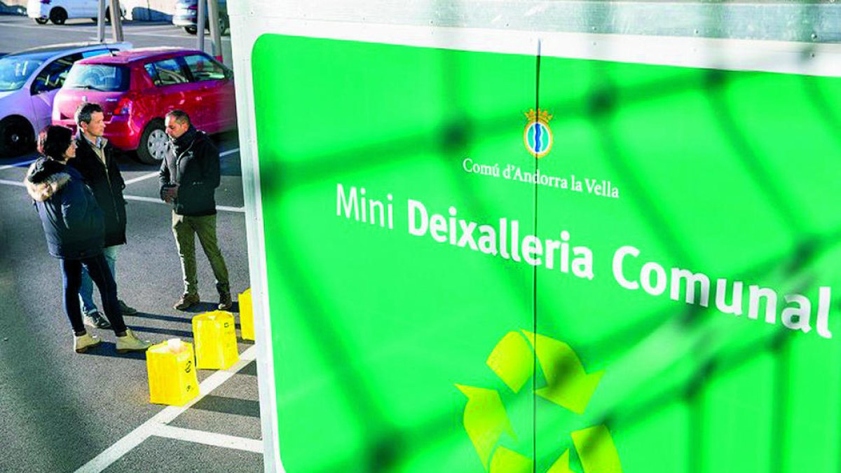 Minideixalleria de l'aparcament Valira.