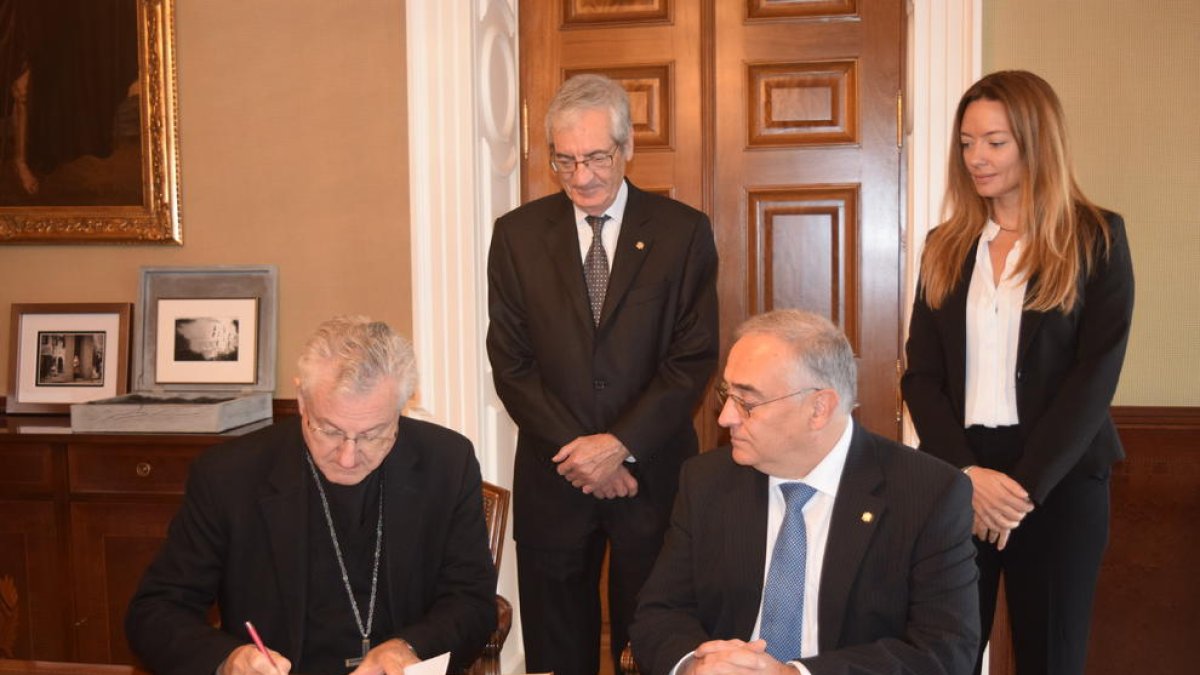 Signatura de l'acord pel desenvolupament de serveis de salut mental