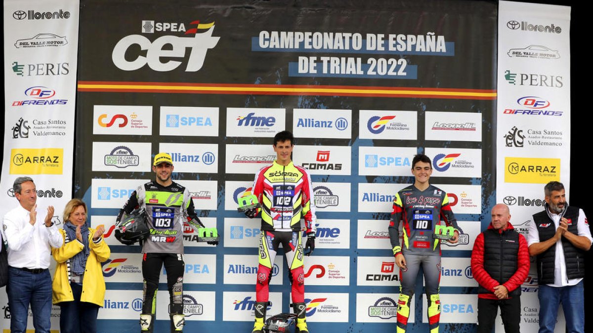 Gaudi Vall, a la dreta, al podi del Trial de Valdemanco.