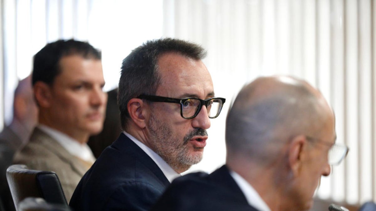 Gallardo, Filloy i Bonell durant la compareixença davant de les dues comissions legislatives.