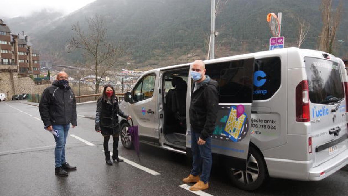 Un vehicle de l'Uclic durant la prova pilot.