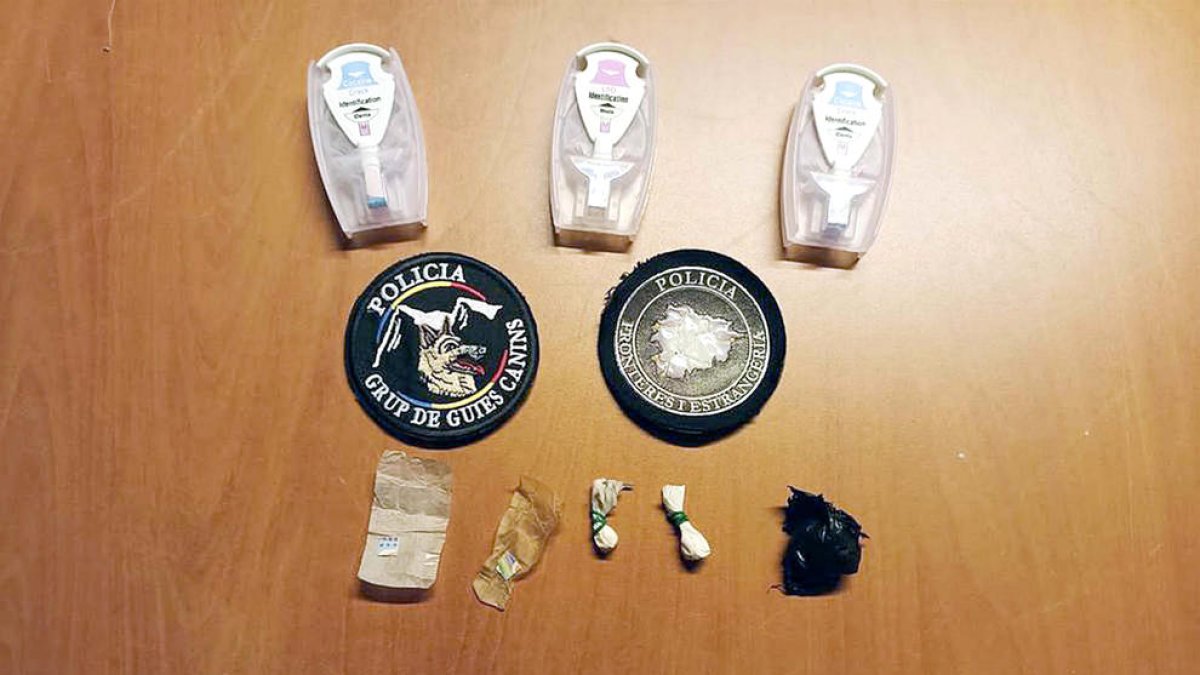 La droga intervinguda per la policia.