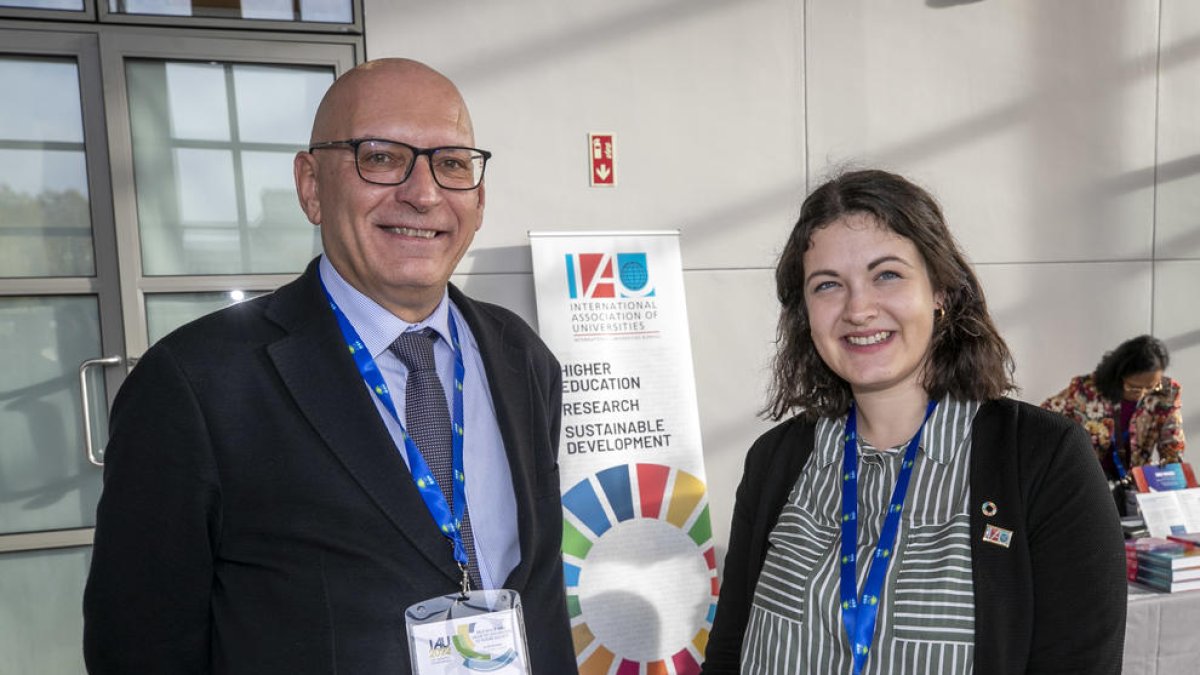 Ingrés del rector de l'UdA al consell d'administració de l'Associació Internacional d'Universitats