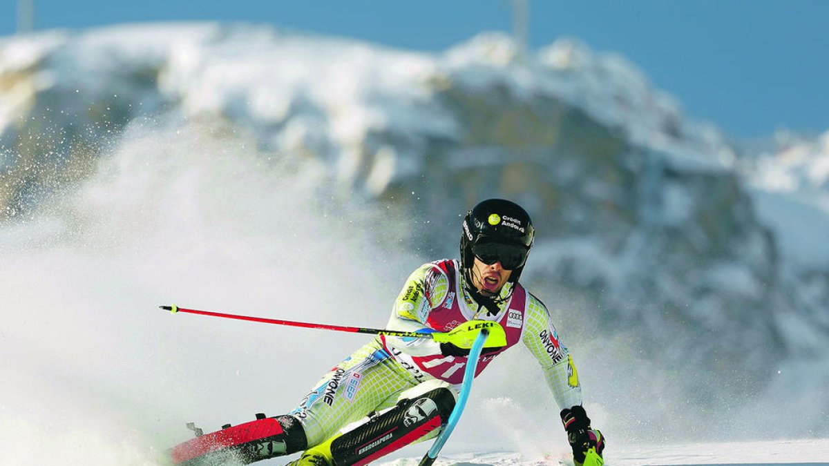 Àxel Esteve no va acabar la primera baixada.