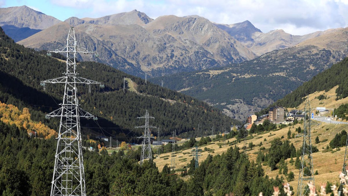 Torres d'alta tensió a Grau Roig.