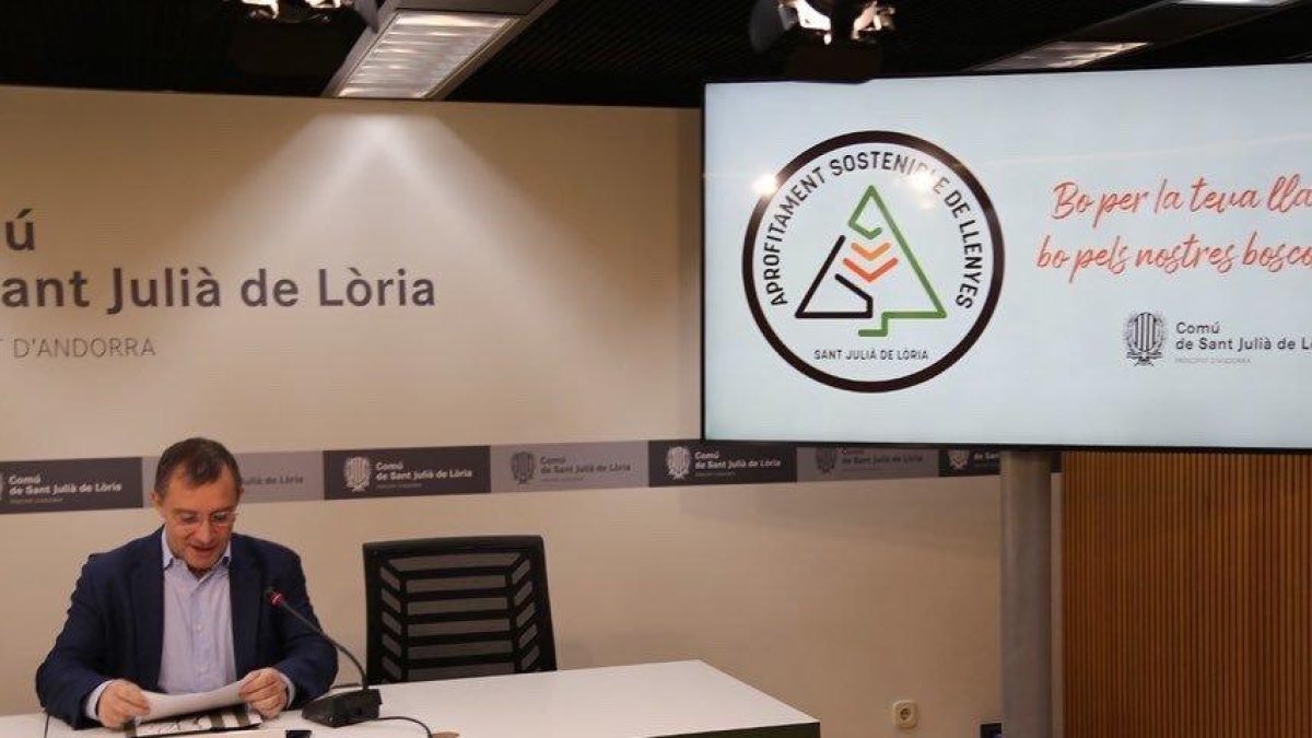 El cònsol major durant la presentació
