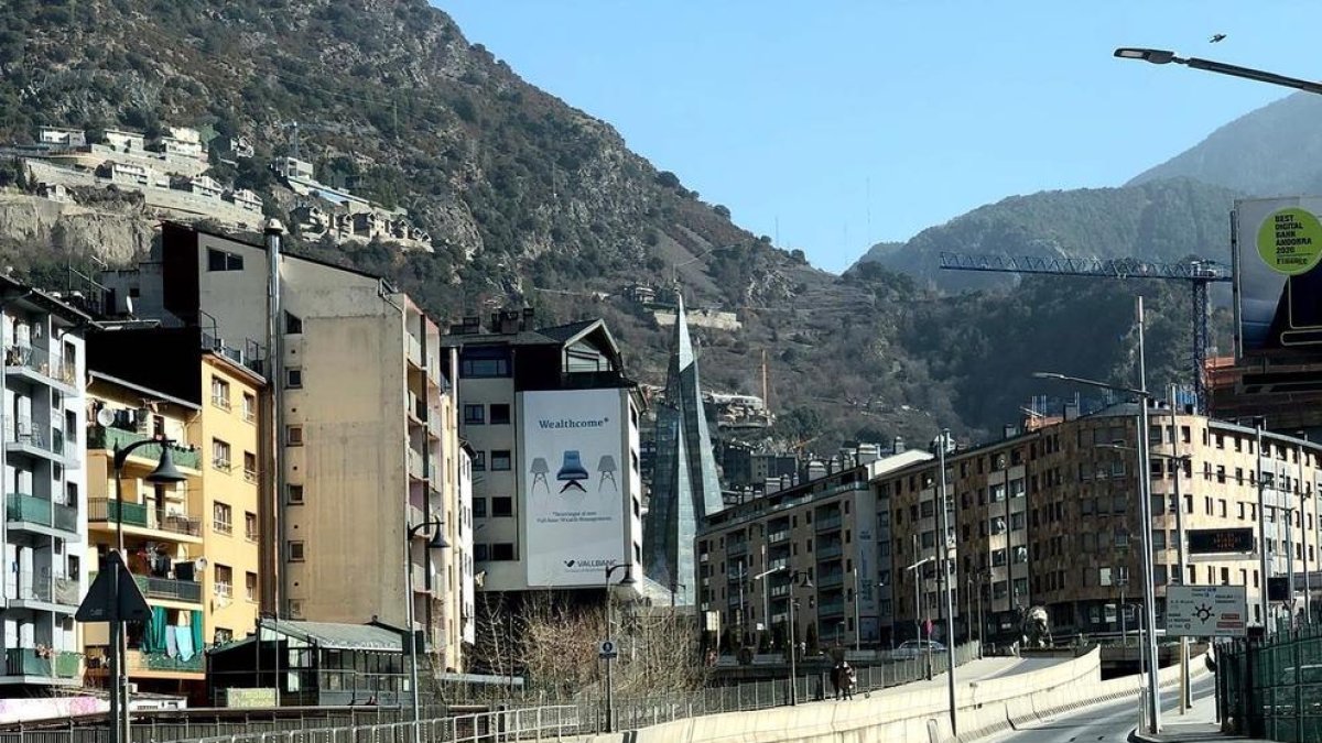L'accés al deprimit de la Dama de Gel també romandrà tancat
