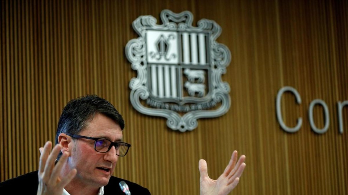 El director general de RTVA, Xavi Mujal, avui en la compareixença al Consell