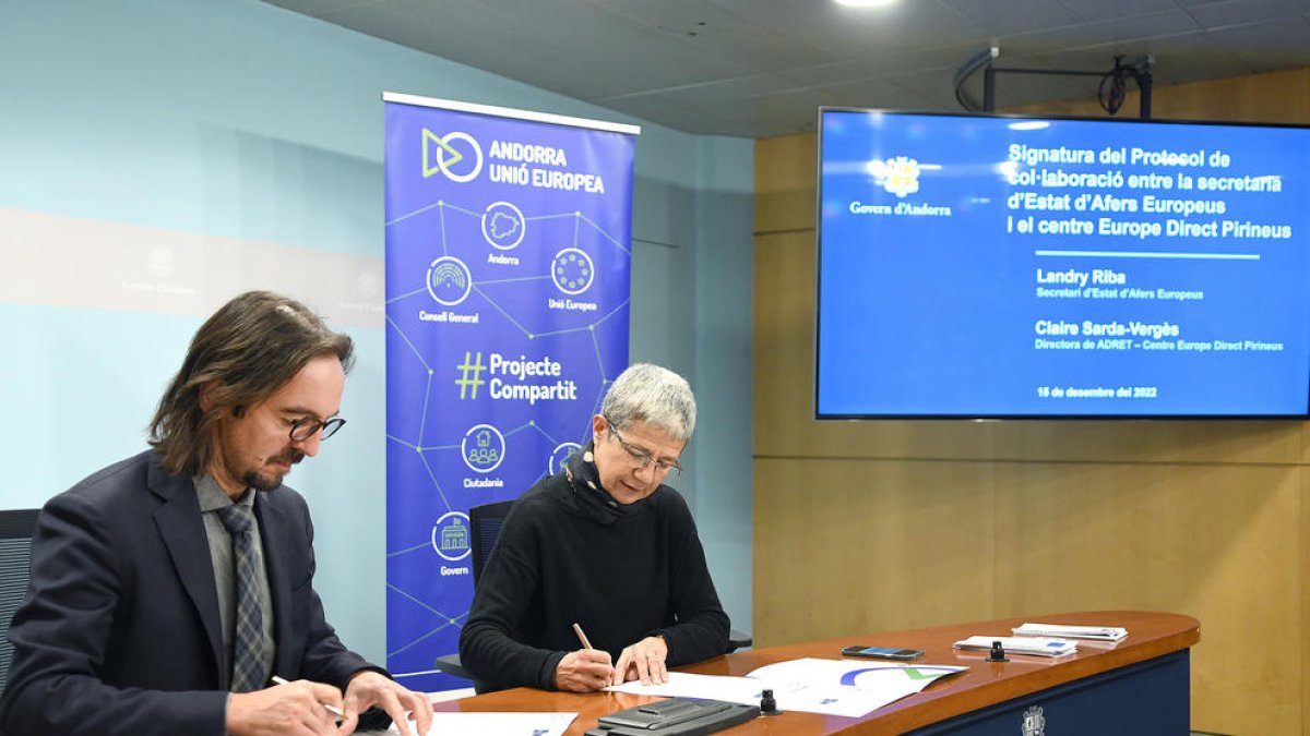 Signatura conveni entre la secretaria d'Estat d'Afers Europeus i ADRET – Europe Direct Pirineus
