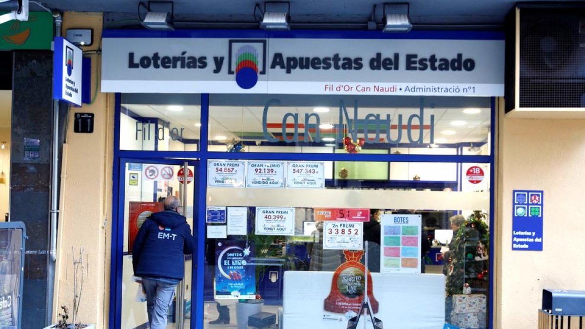 Un dels quatre establiments que venen loteria al país.