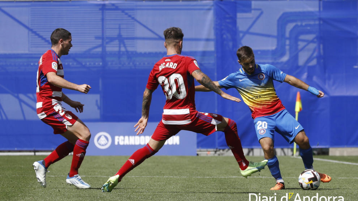 Martí Vilà en un partit contra el Granada