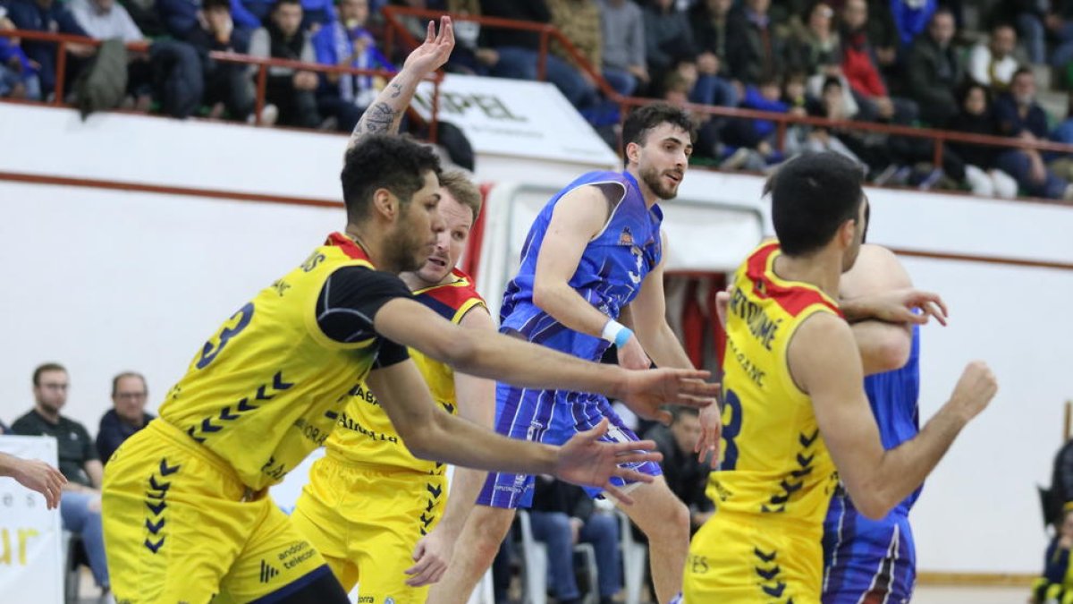 Un moment del partit