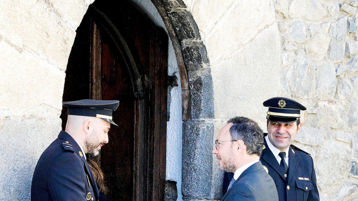 El cap de Govern entrant a Casa de la Vall, ahir.